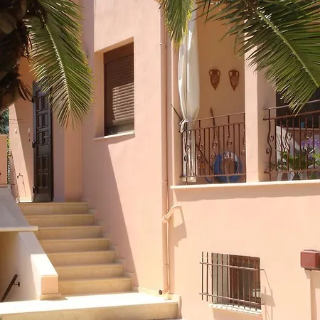 Angela بيت ضيافة